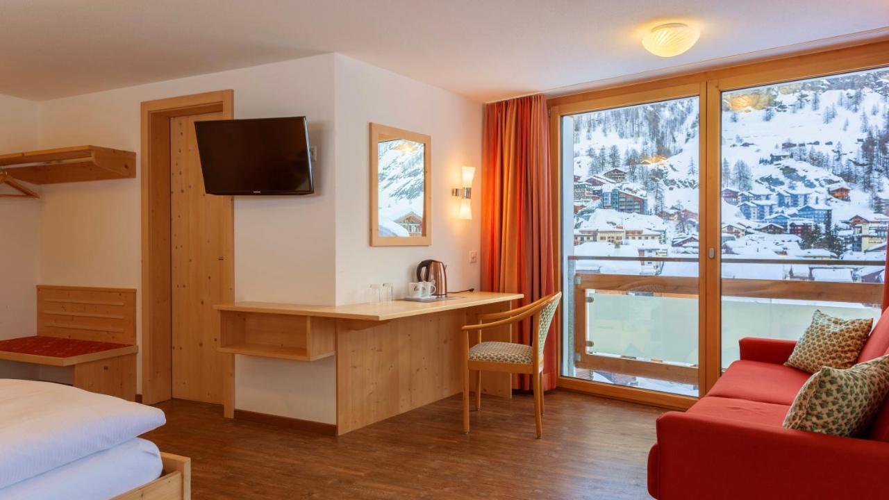 Deluxe Double Room facing the village