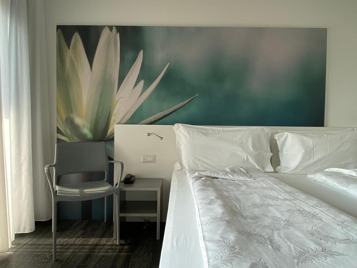 Superior Double or Twin Room with Lake View,1381446416:JPEG