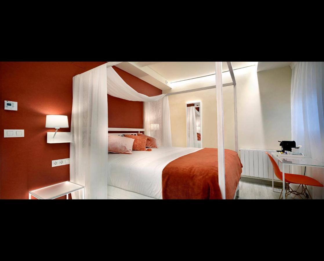 King Room Roll Shower Disability Access,950014561:JPEG