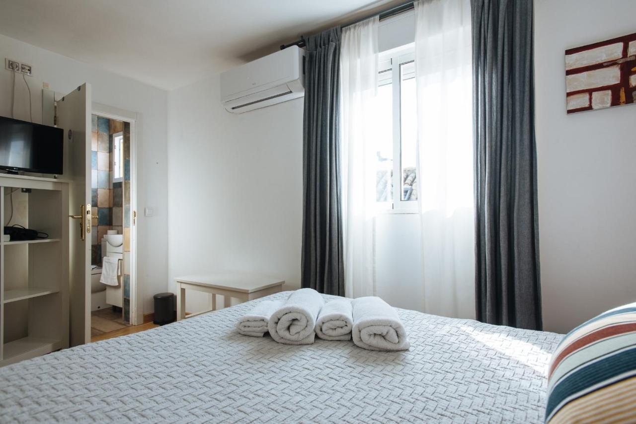 Double Room Private Bathroom