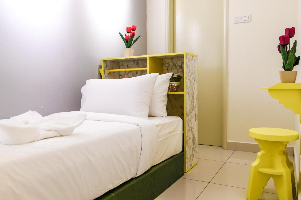 Two-Bedroom Apartment,1079277970:JPEG