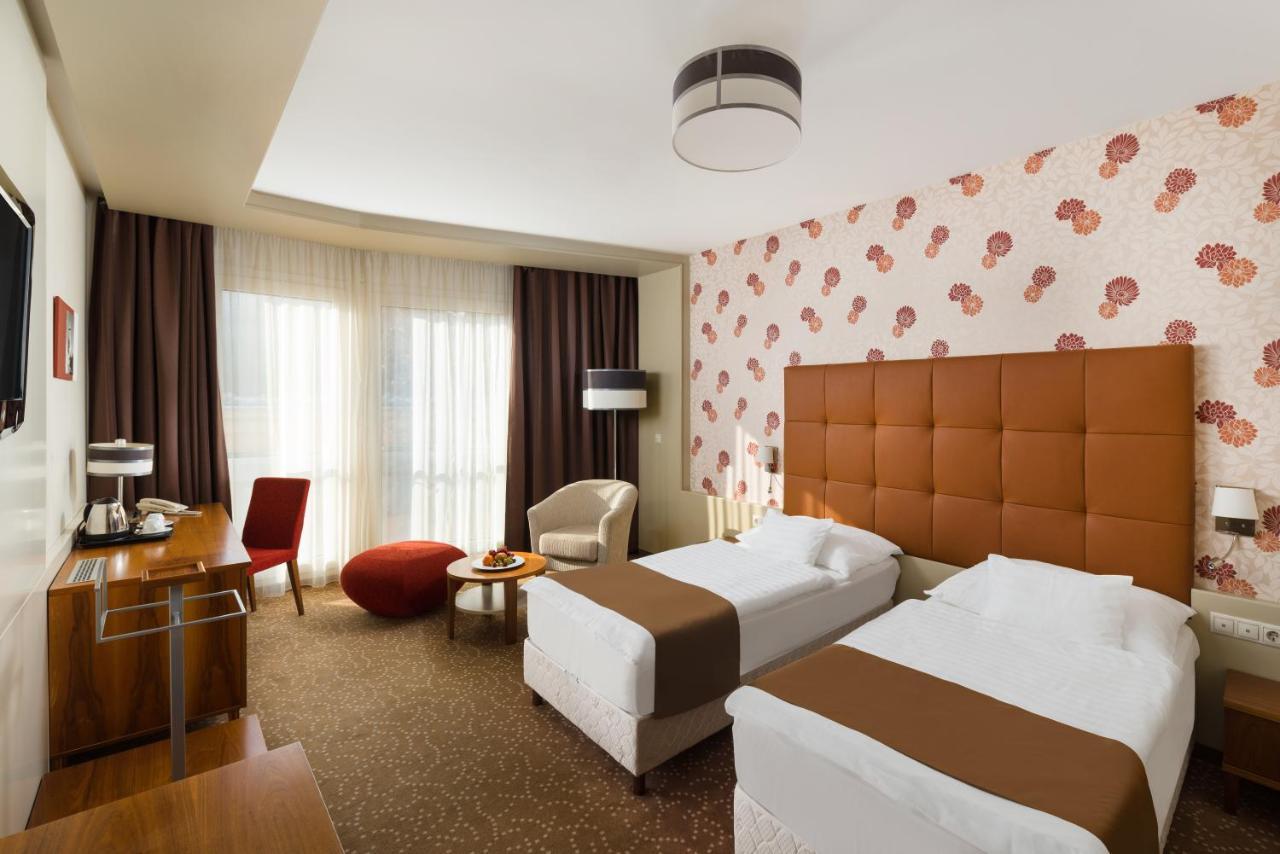 Superior Double or Twin Room,1295677885:JPEG