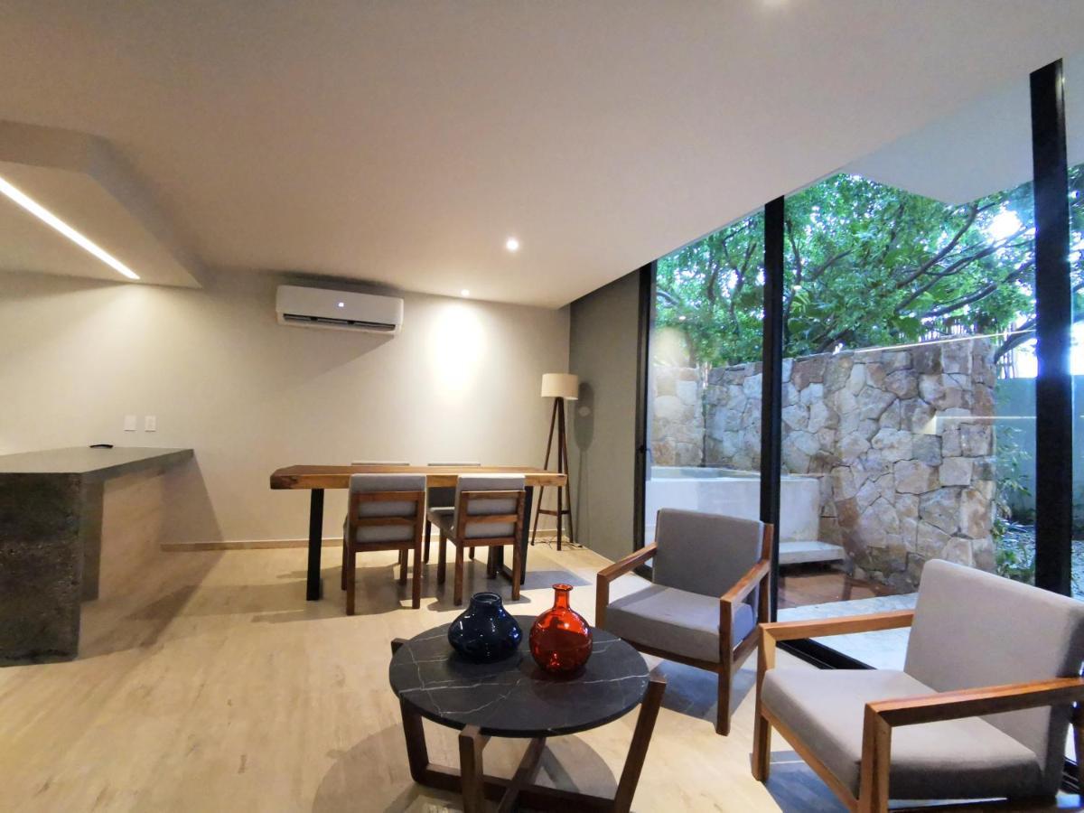 Luxury One Bedroom with Private Plunge Pool in Terrace