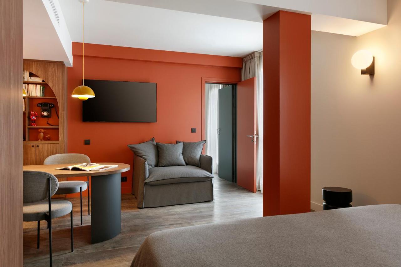 Connecting Rooms