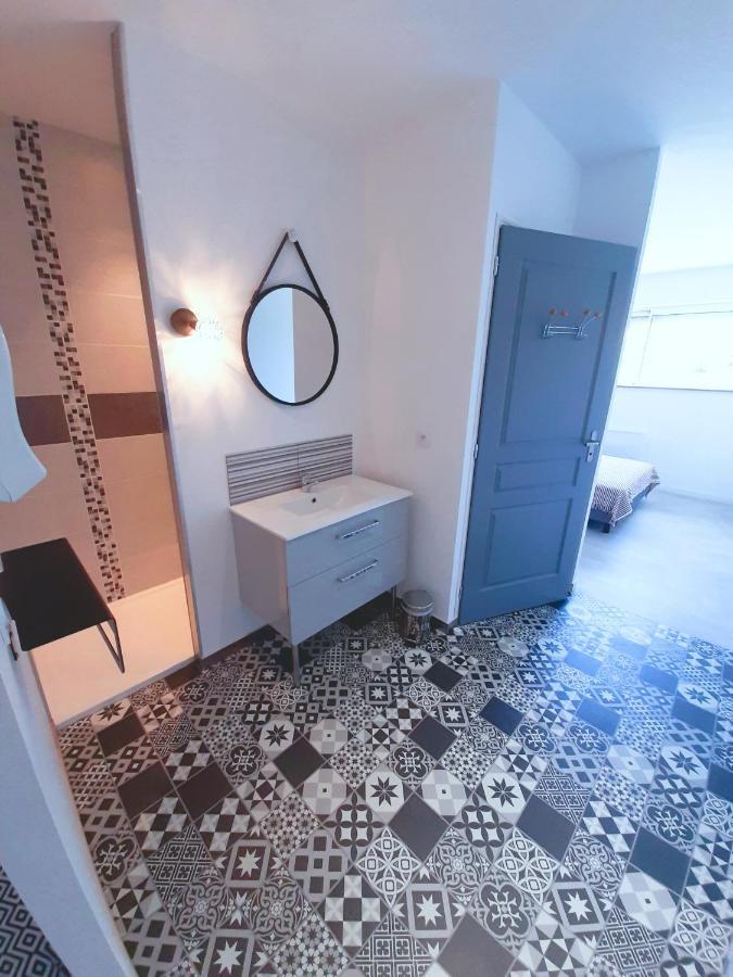 Family Room Private Bathroom