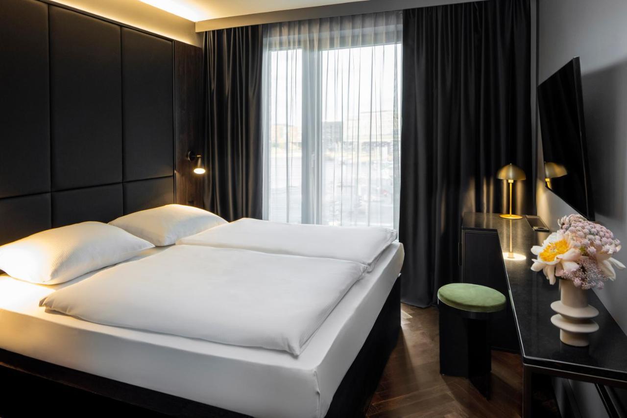 Standard Double Room,1129739346:JPEG