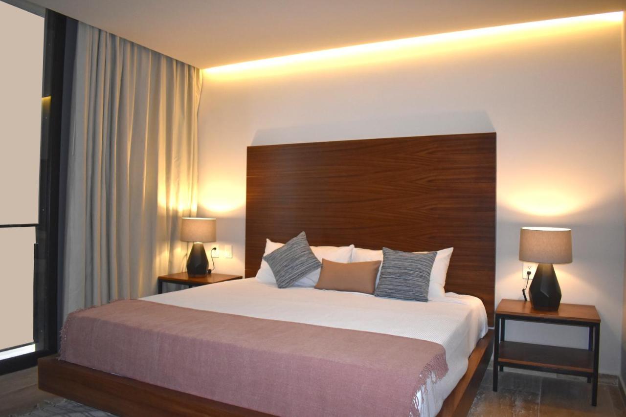Luxury One Bedroom Apartment Private Balcony