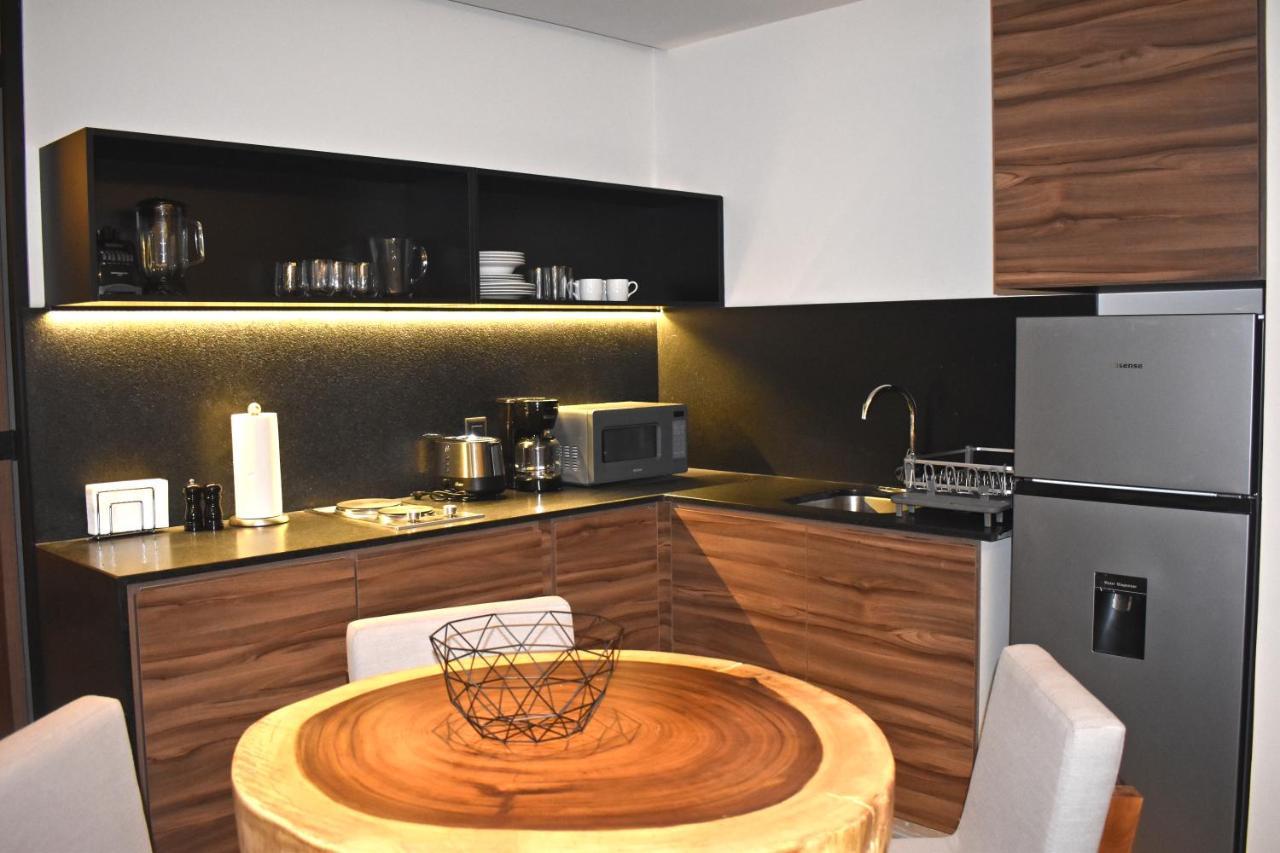 Luxury One Bedroom Apartment Private Balcony