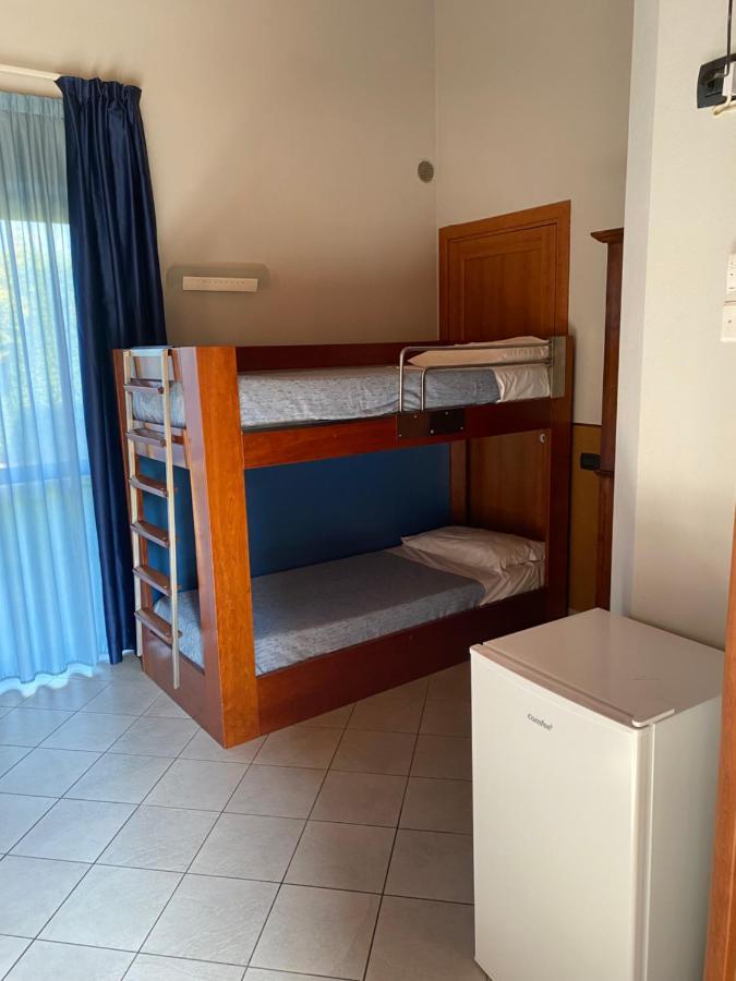 Chambre Double ou Lits Jumeaux - Accessible aux Personnes à Mobilité Réduite