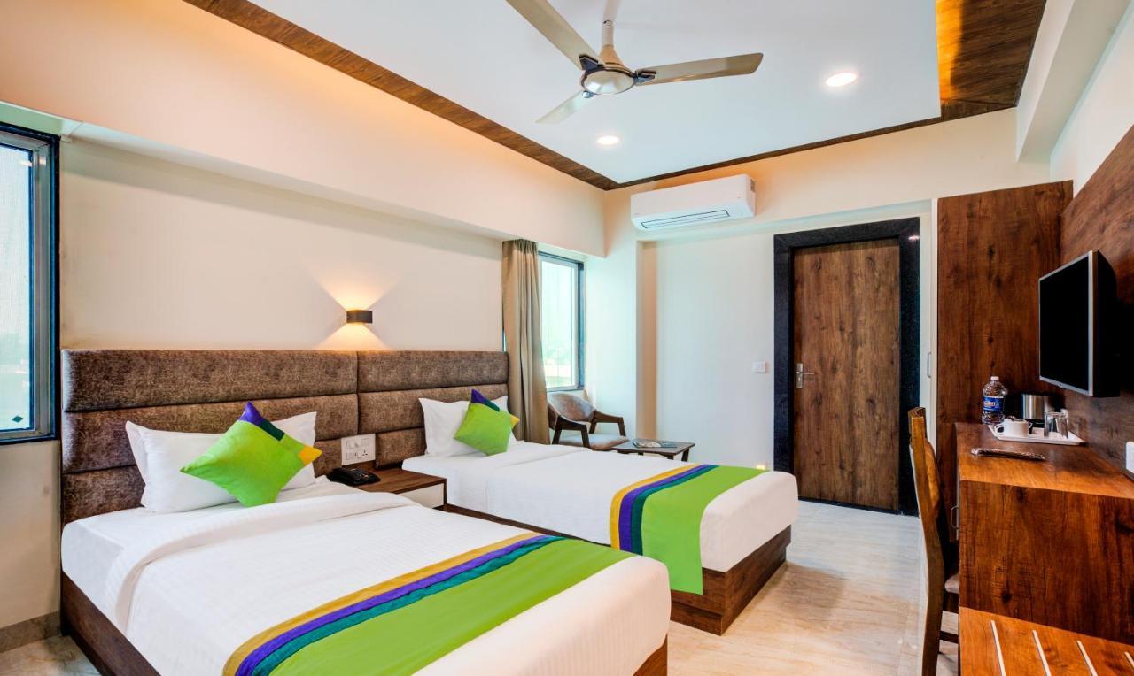 Deluxe Double or Twin Room,1066989013:JPEG