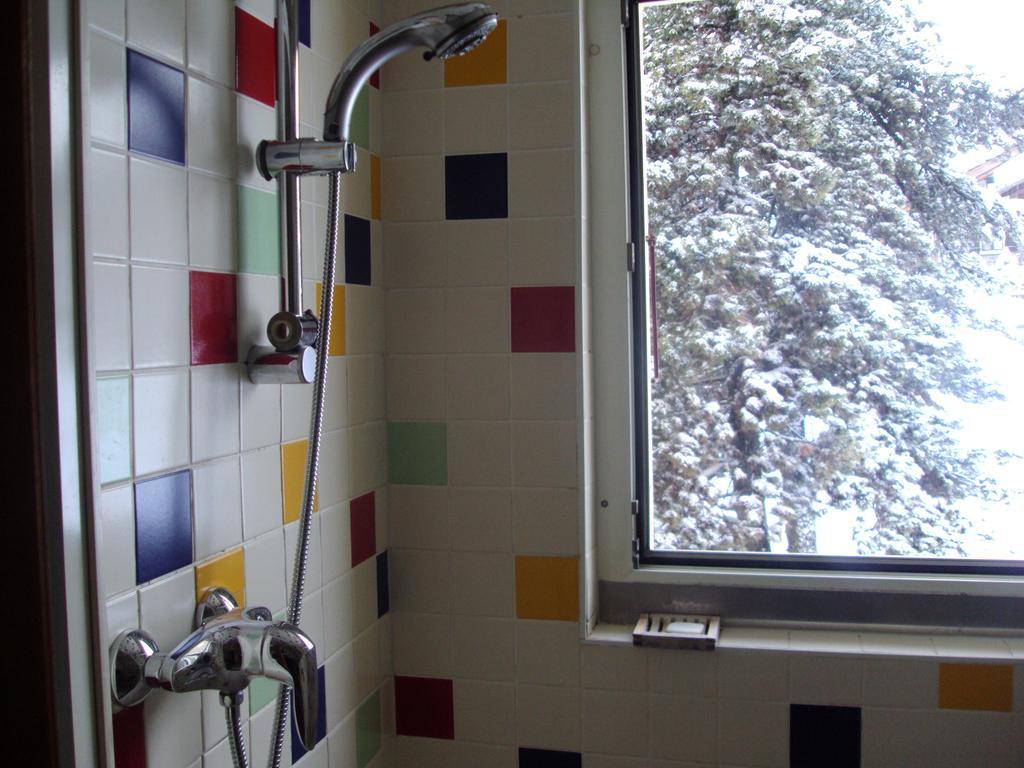 Standard Twin Room with Shared Bathroom