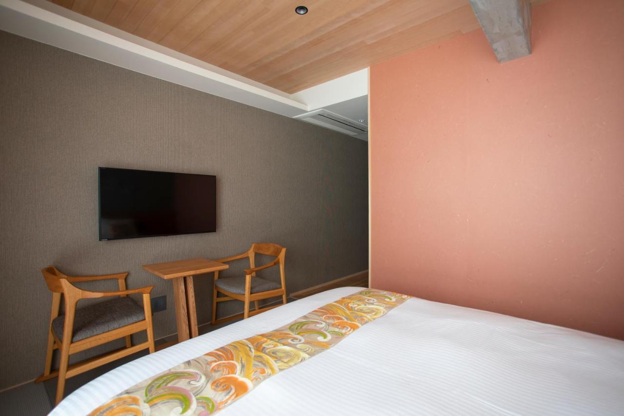 Comfort Queen Room with Bath - Non-Smoking,1182804718:JPEG
