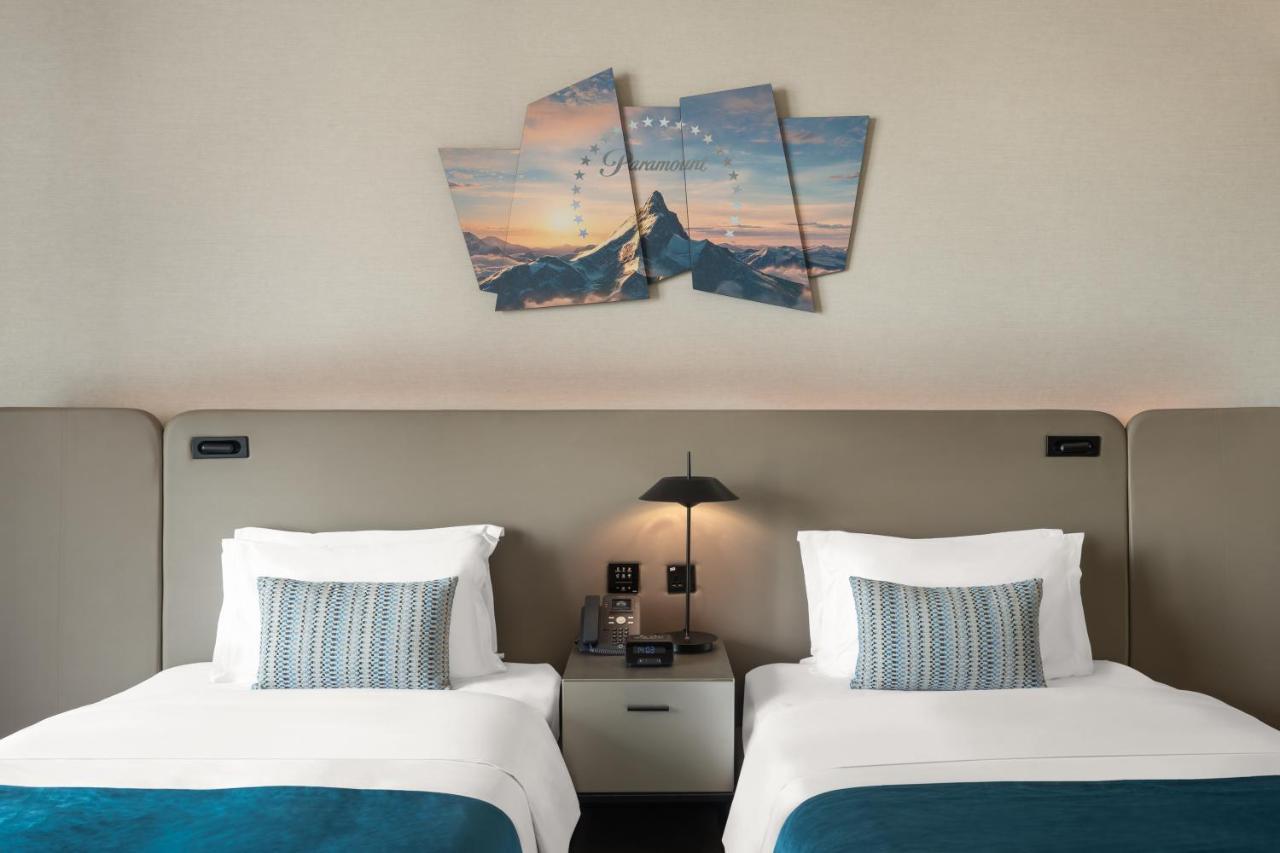 Scene Room Duet Coastal View