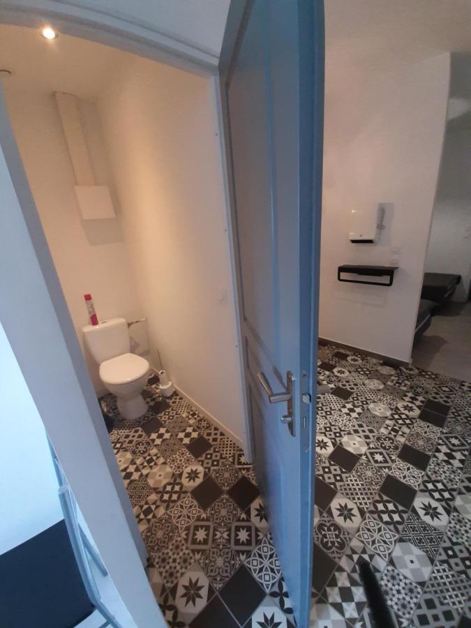 Family Room Private Bathroom