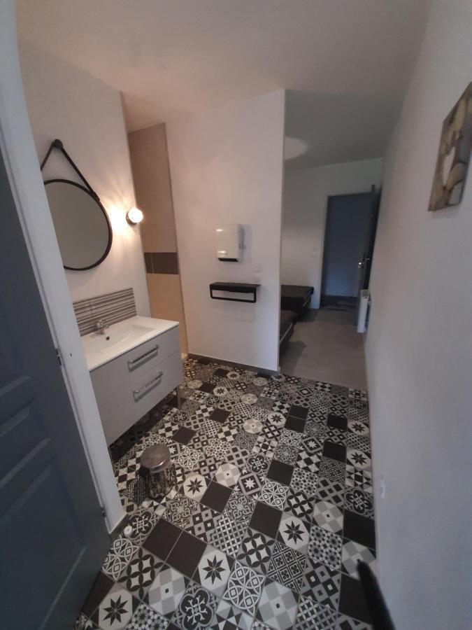 Family Room Private Bathroom
