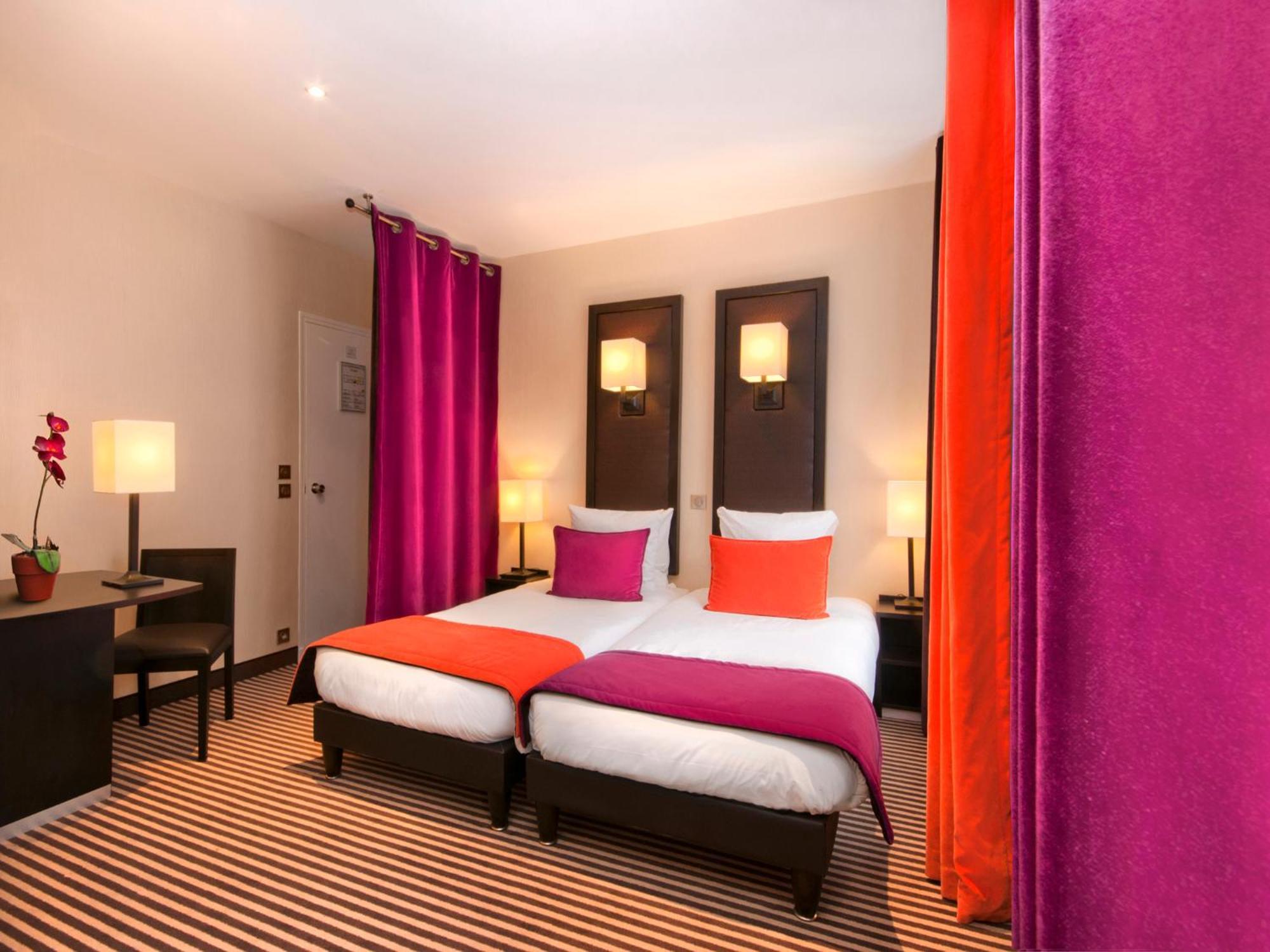 Quarto Superior com Cama de Casal ou 2 de Solteiro