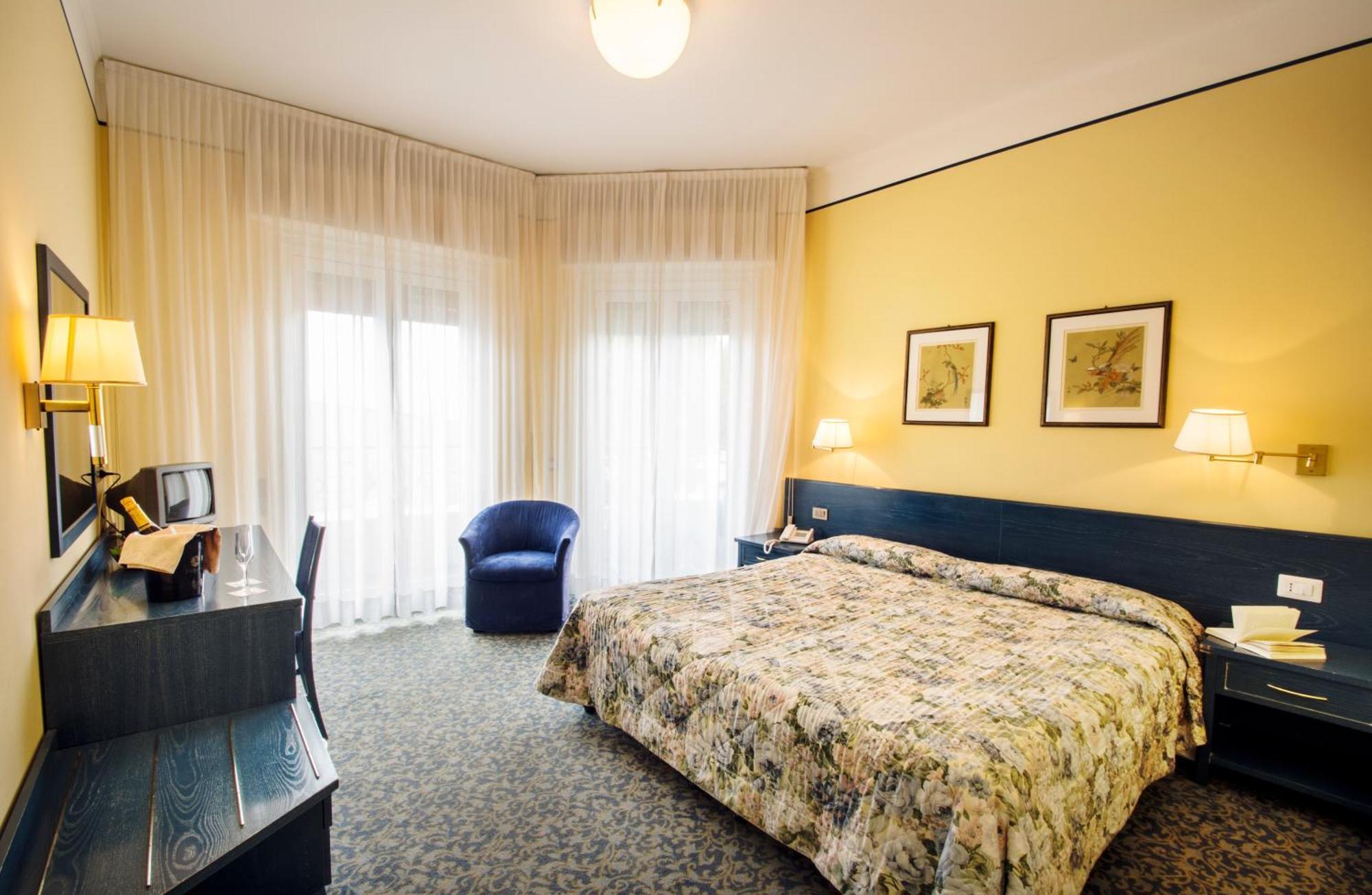 Double Room Lake View