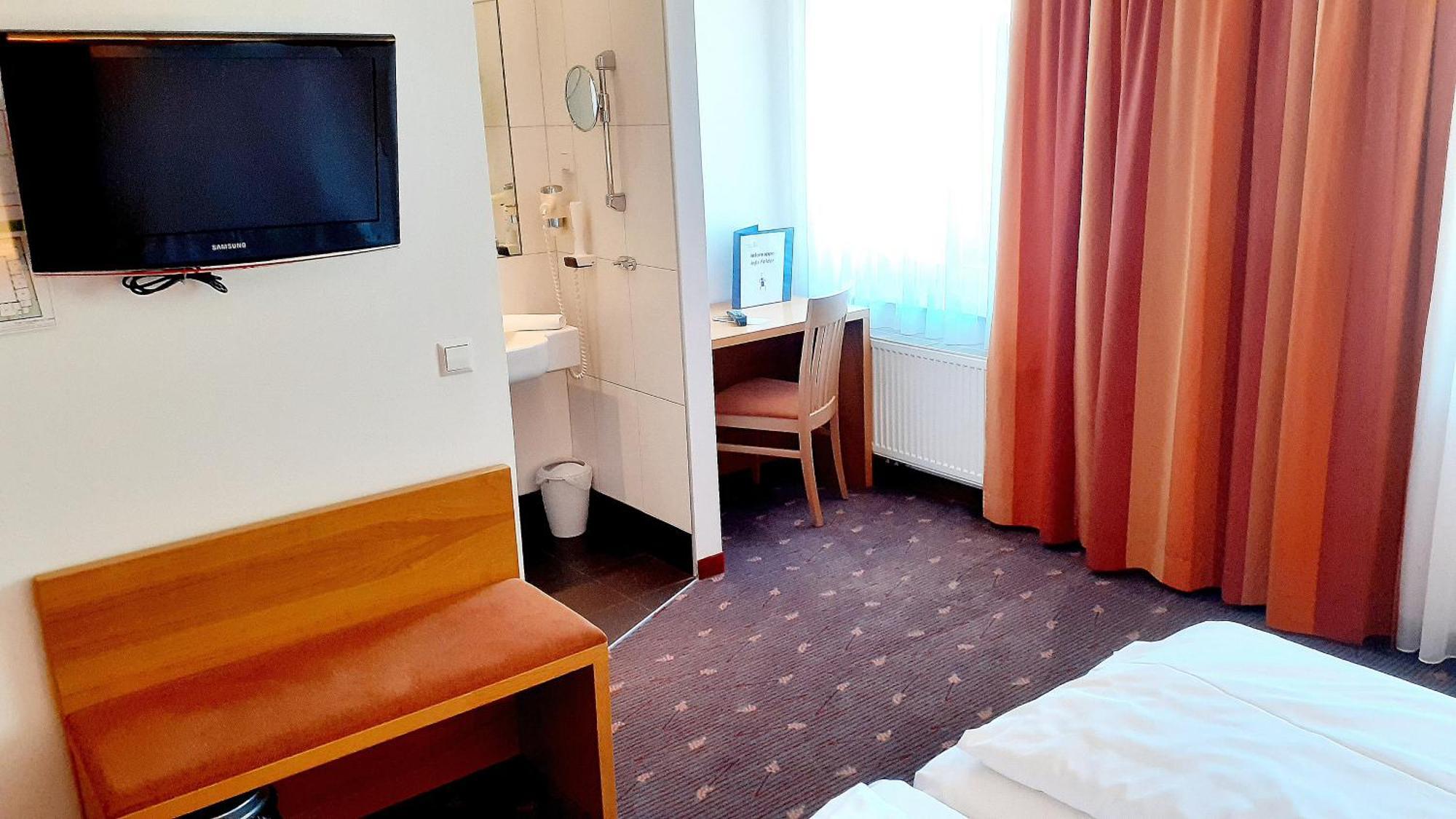 Double Room Single Use,1216890193:JPEG