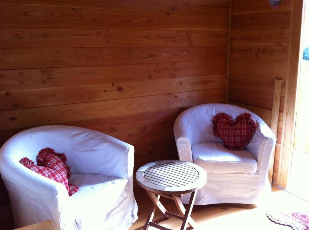 Wooden Caravan (2 Adults),12417025:JPEG