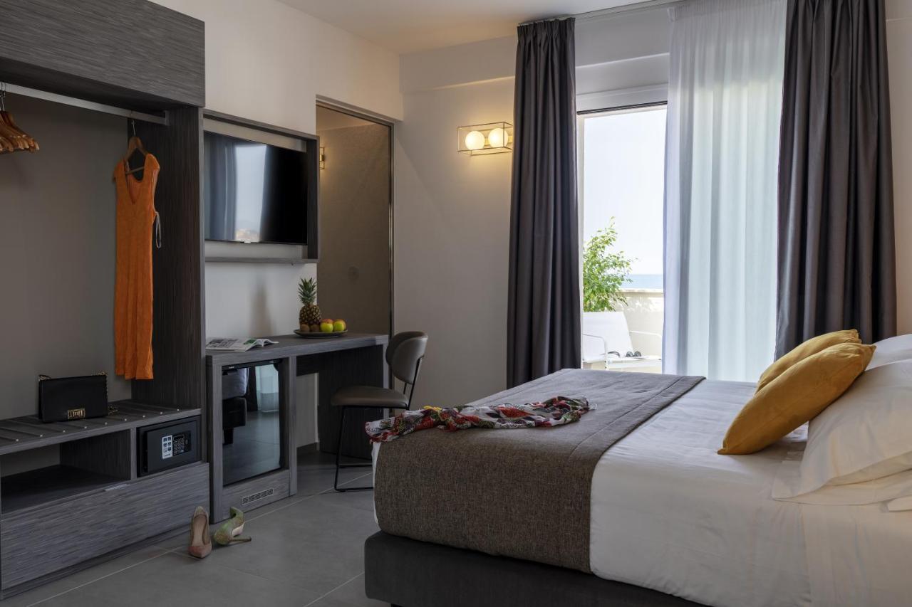 Deluxe Doppelzimmer mit Terrasse und Meerblick