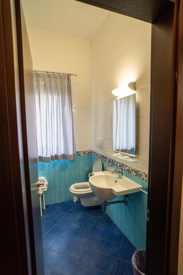 Double Room with Balcony,683780097:JPEG