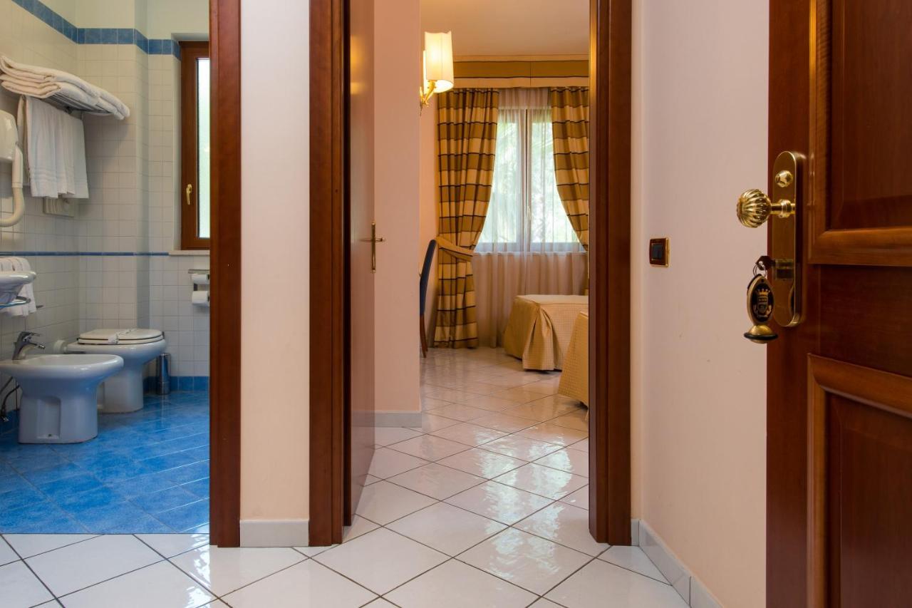 Double or Twin Room,1269249880:JPEG