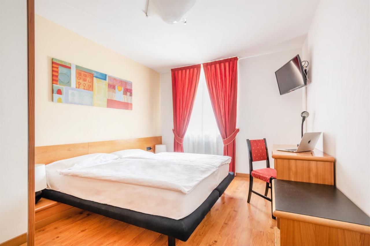 Standard Double Room or Twin Room,1273126927:JPEG