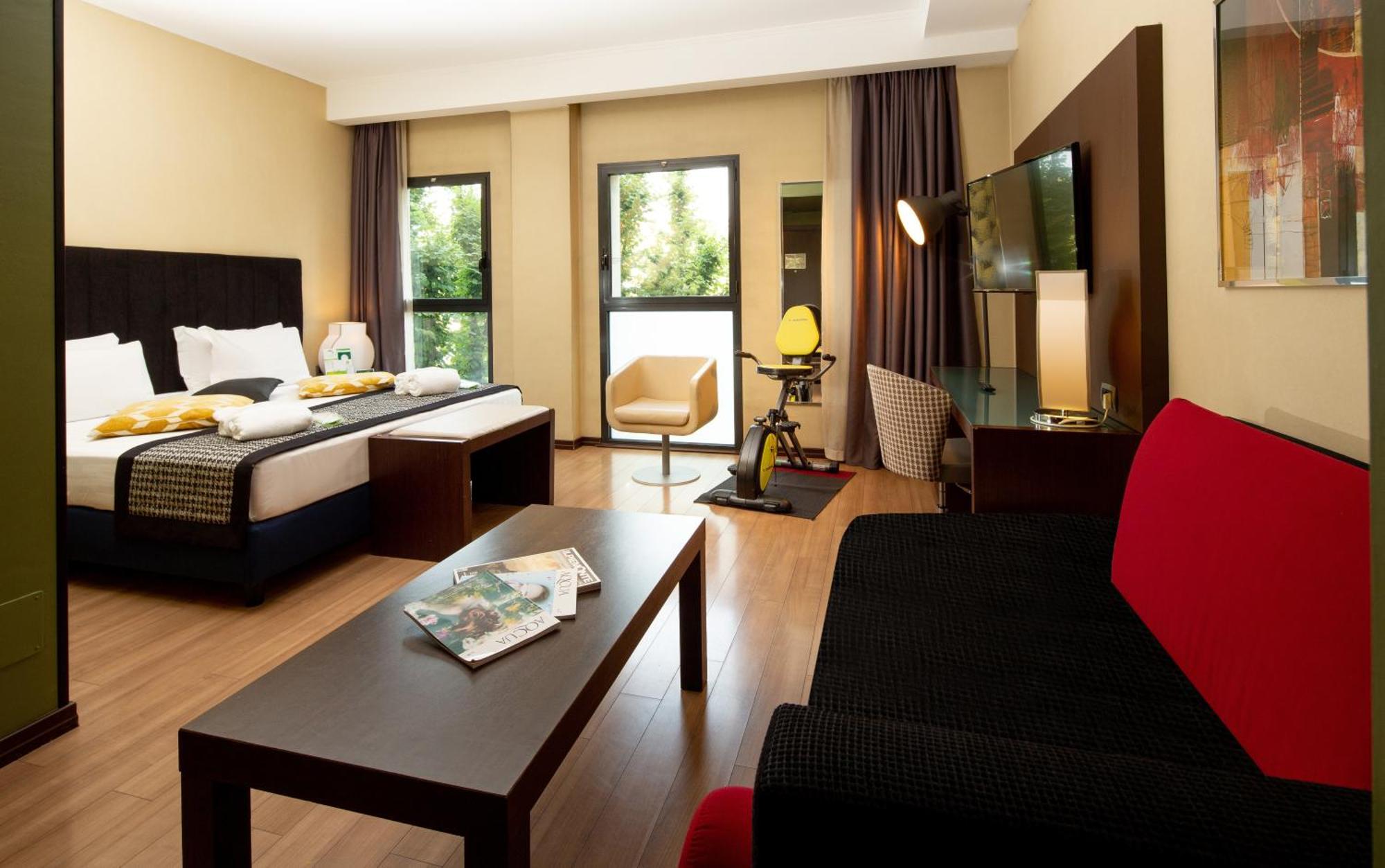 Family Room,1168175197:JPEG