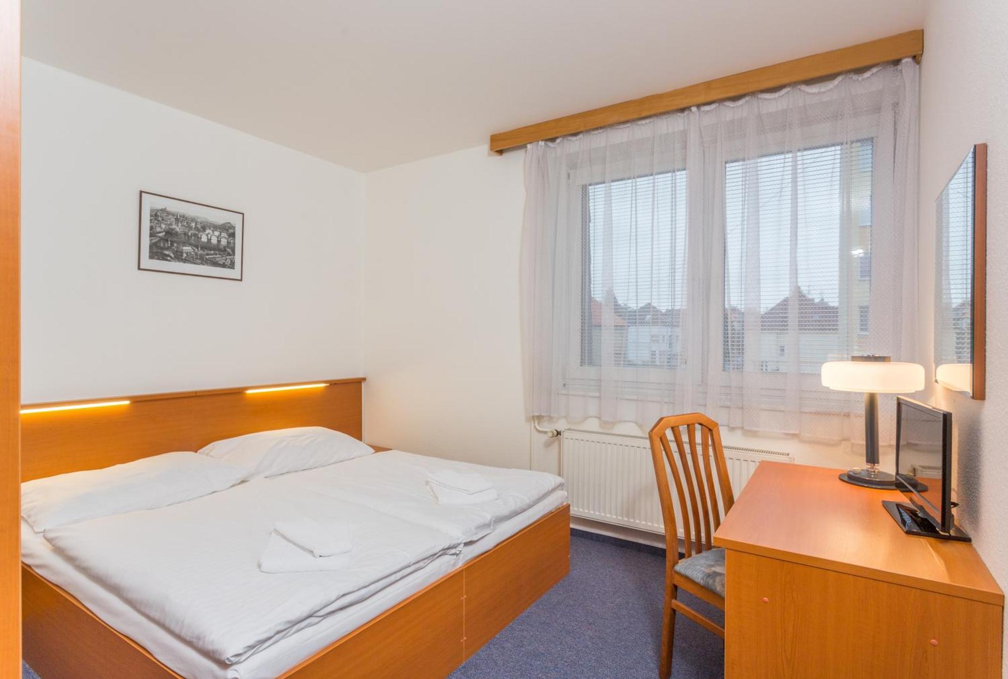 Double or Twin Room,706916029:JPEG
