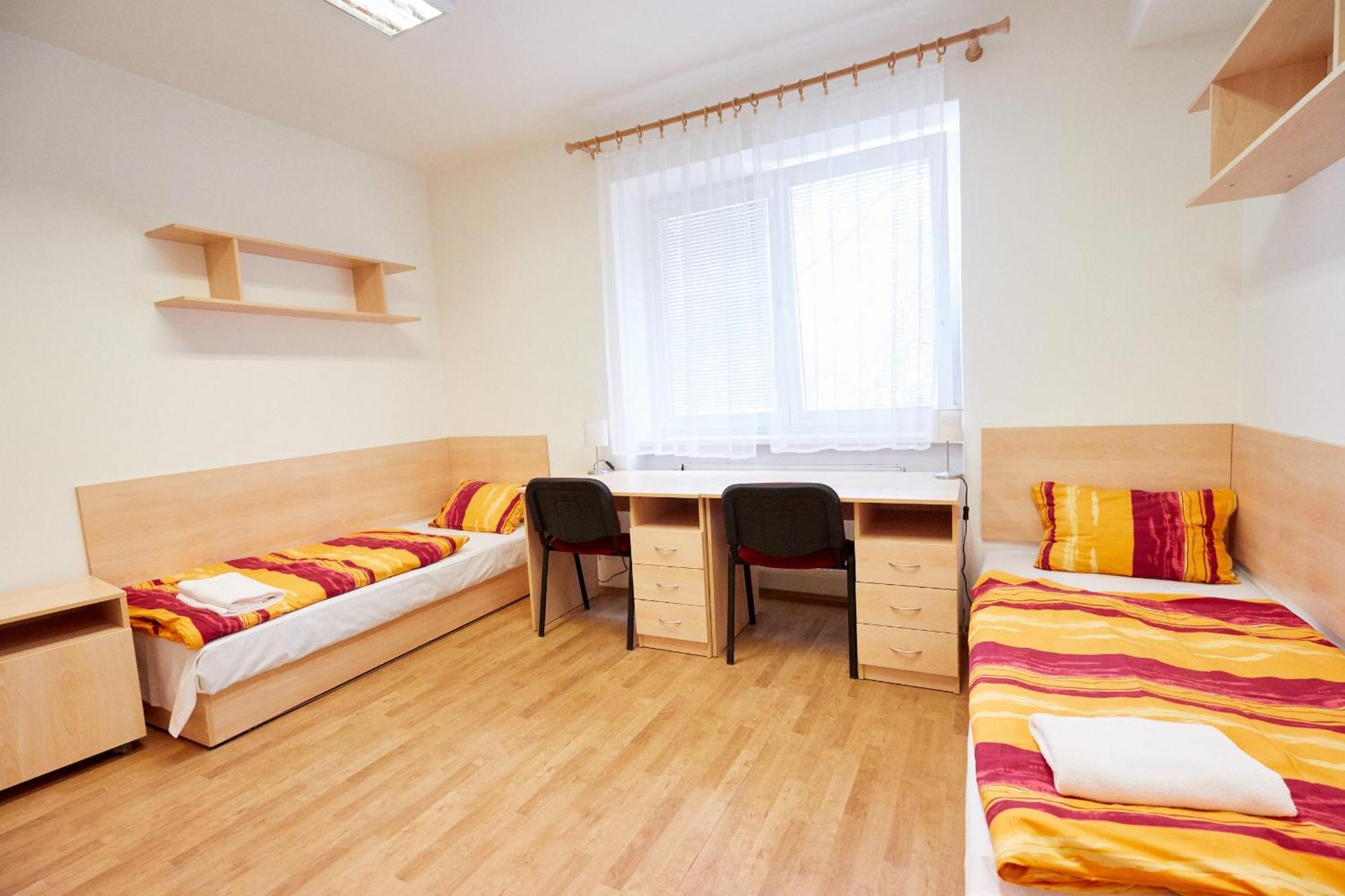 Three-Bedroom Apartment,1279946104:JPEG