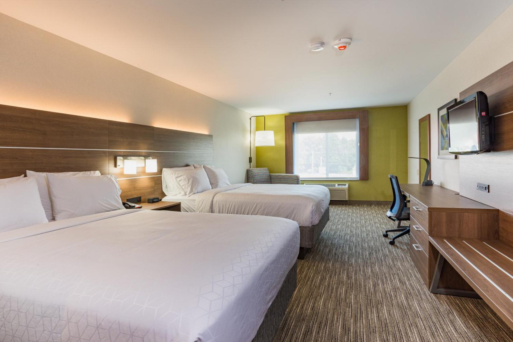 Standard Room with Two Queen Beds