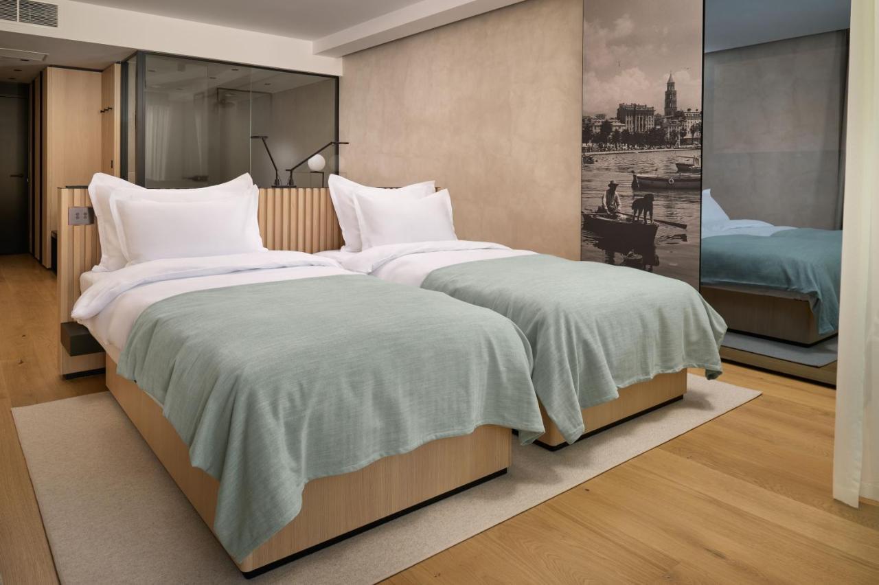 Premium Twin Room with Balcony and City View