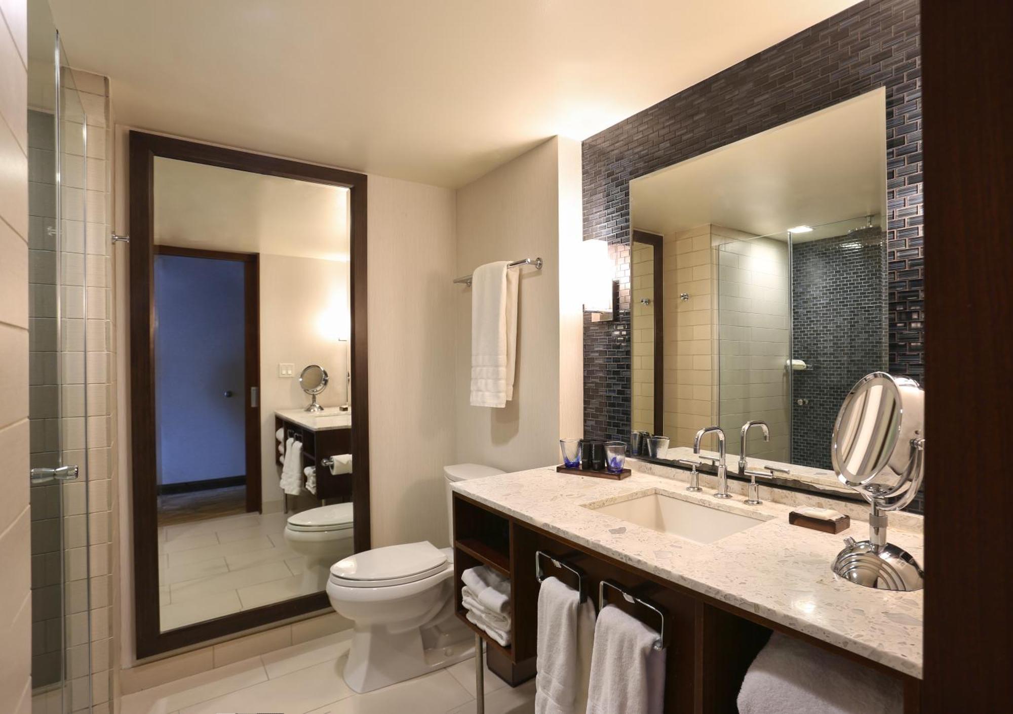 Classic Double Room with Two Double Beds,1340357921:JPEG