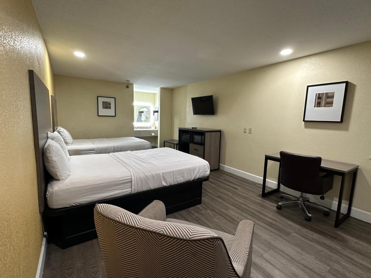 Double Room Two Double Beds Non-Smoking