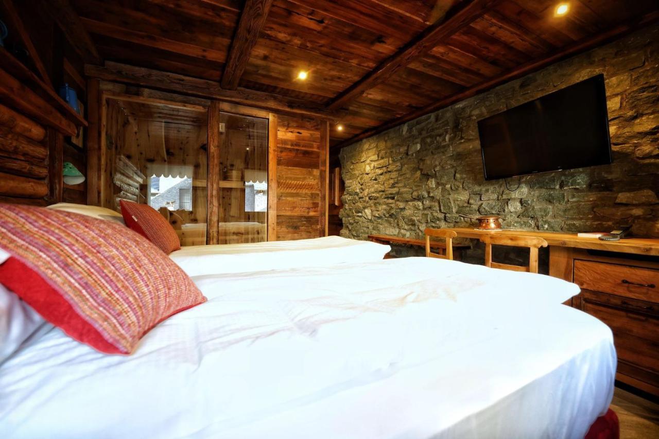 Deluxe Junior Suite,1381324475:JPEG