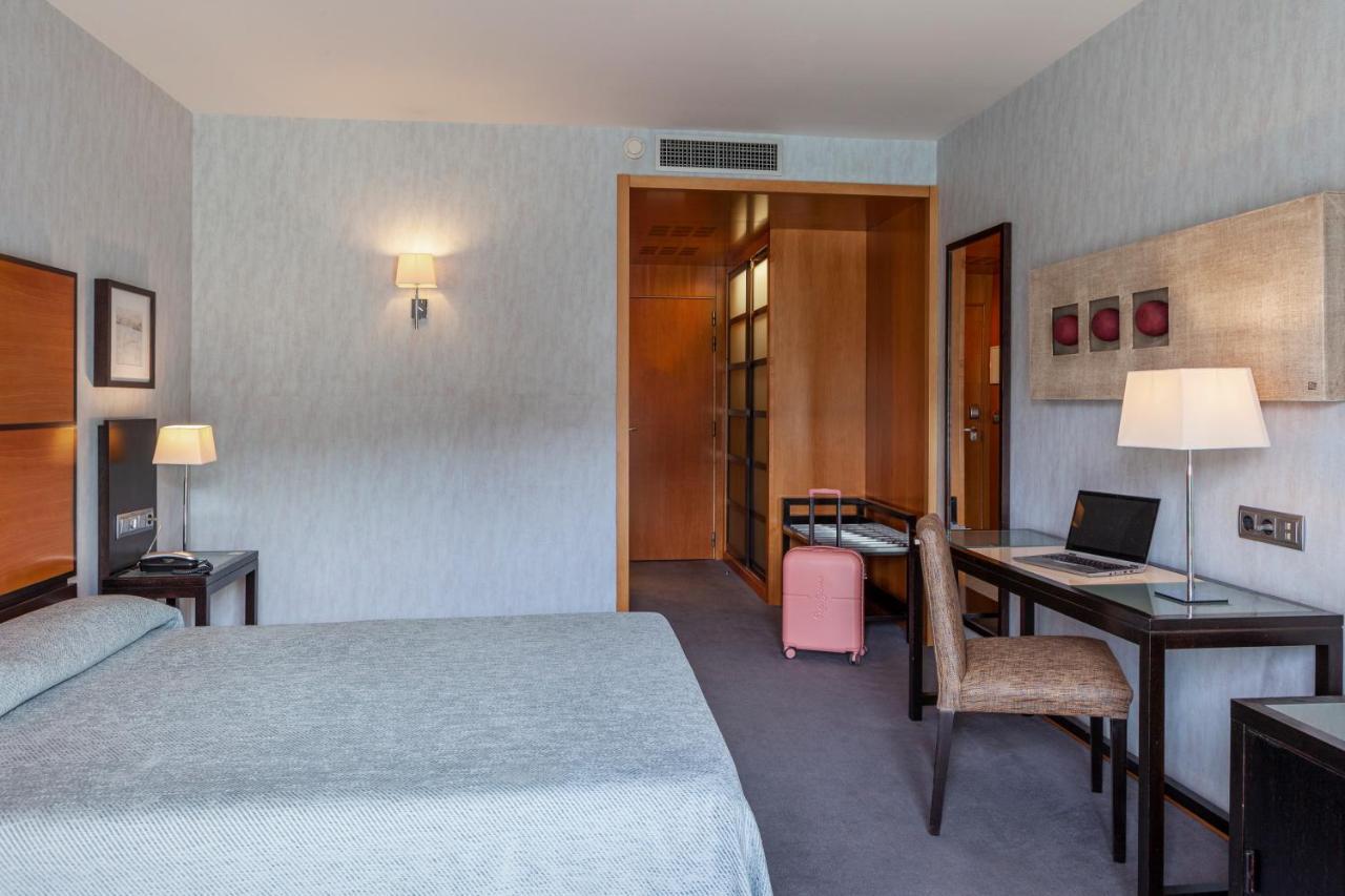 Twin Room with Private Terrace