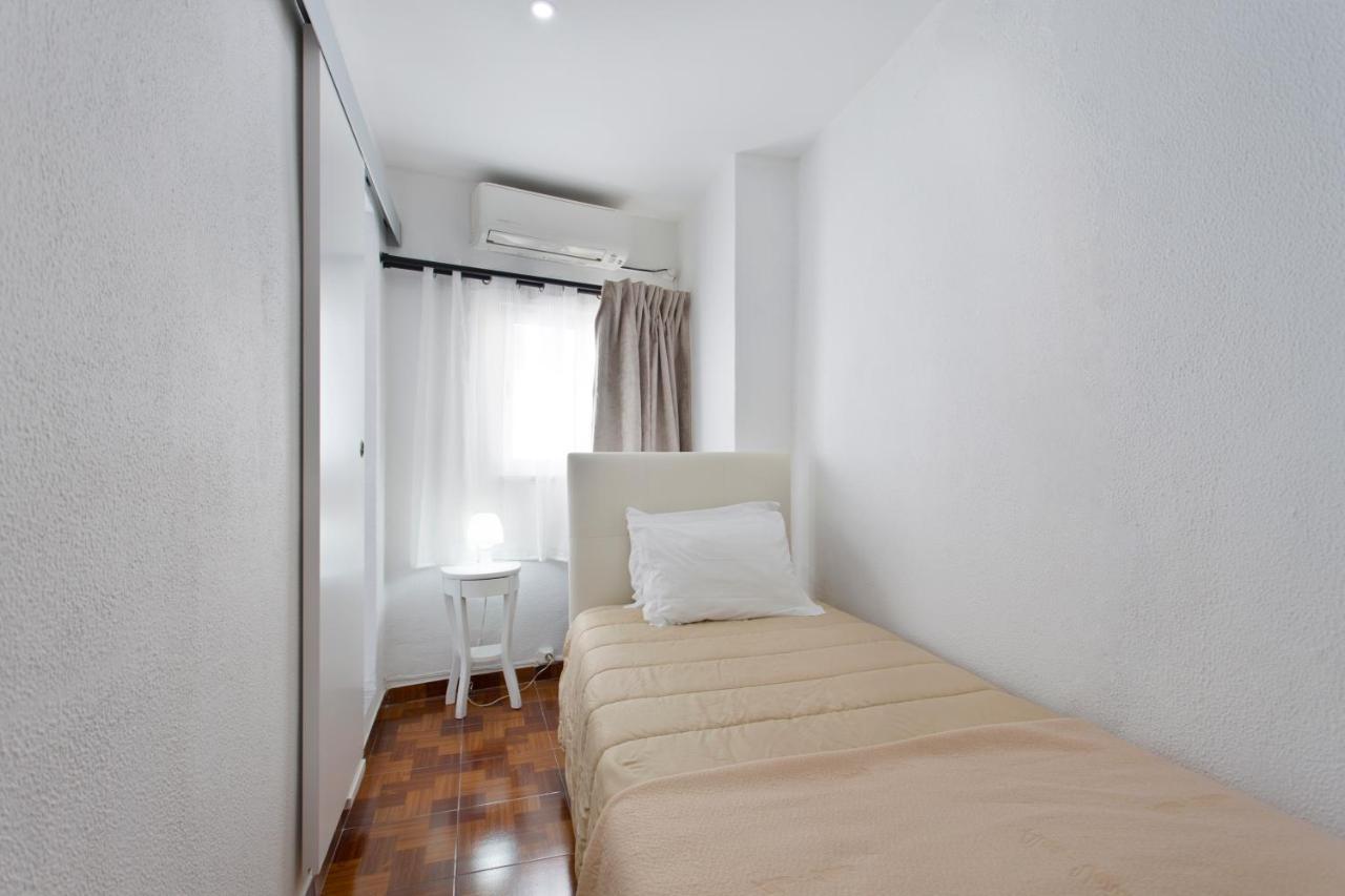 Quarto Individual Econômico