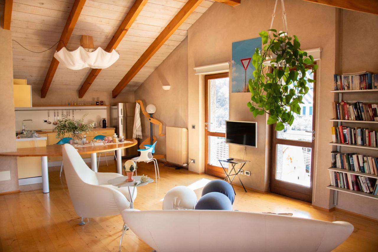 Studio Balcony