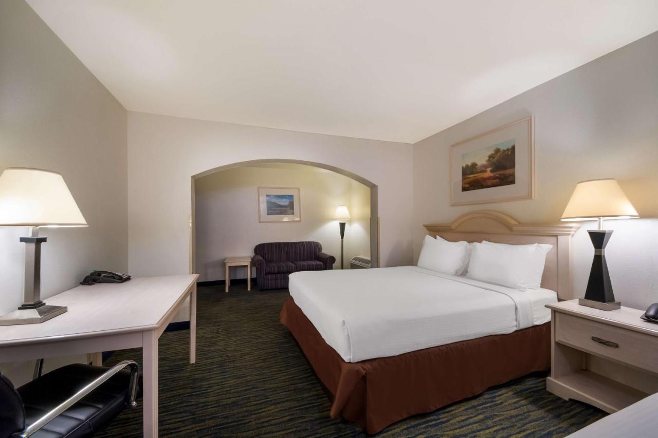 Queen Room with Three Queen Beds