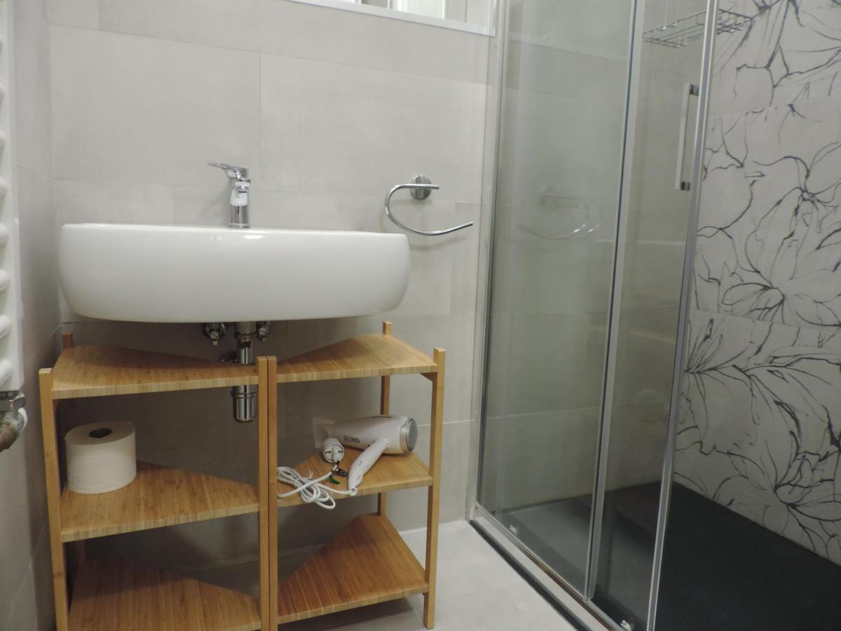 Double Room Private External Bathroom