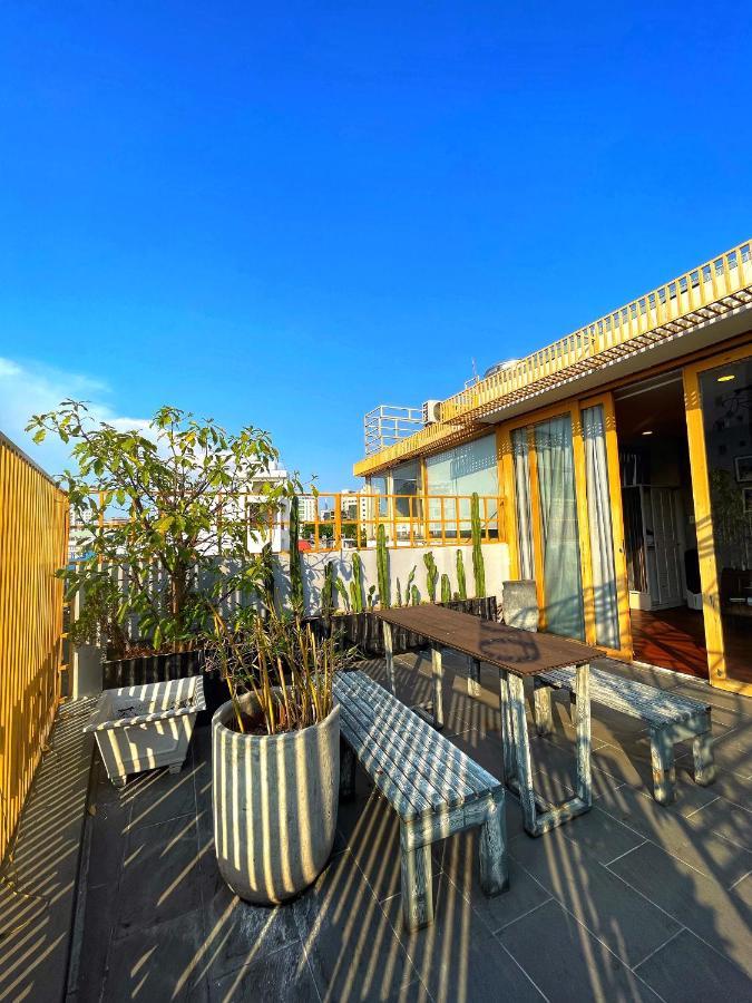 Queen Room Garden View