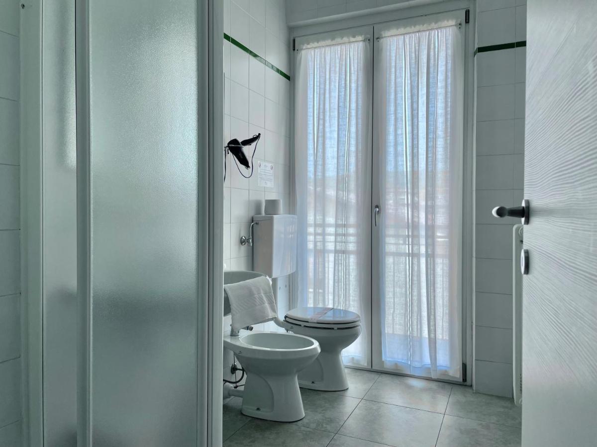 Standard One-Bedroom Apartment,1388472692:JPEG