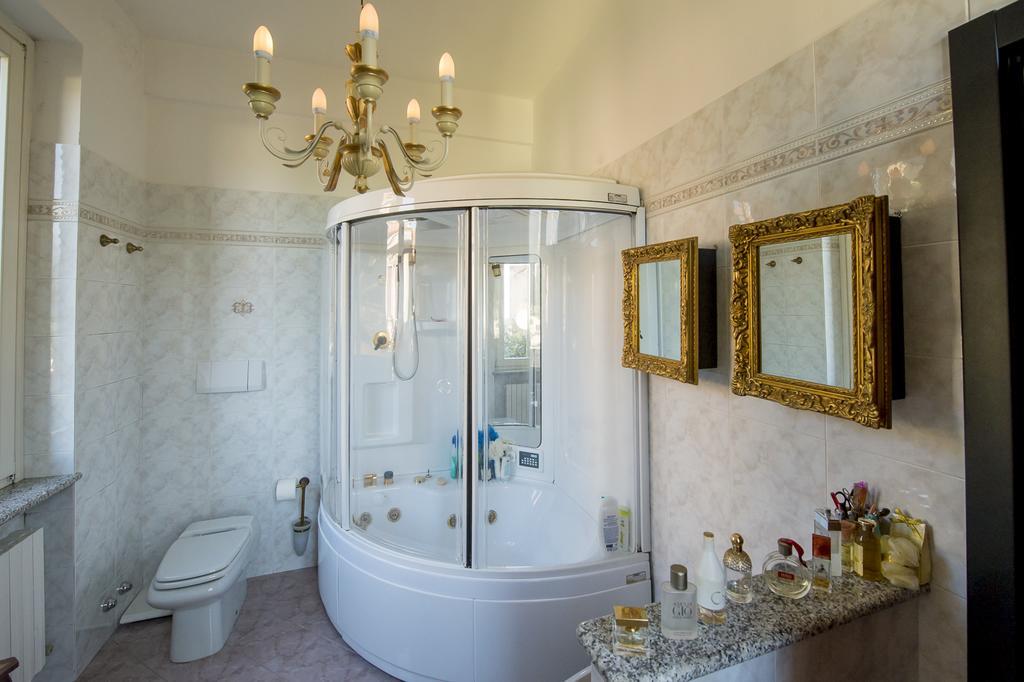 King Room Balcony Private Internal Bathroom