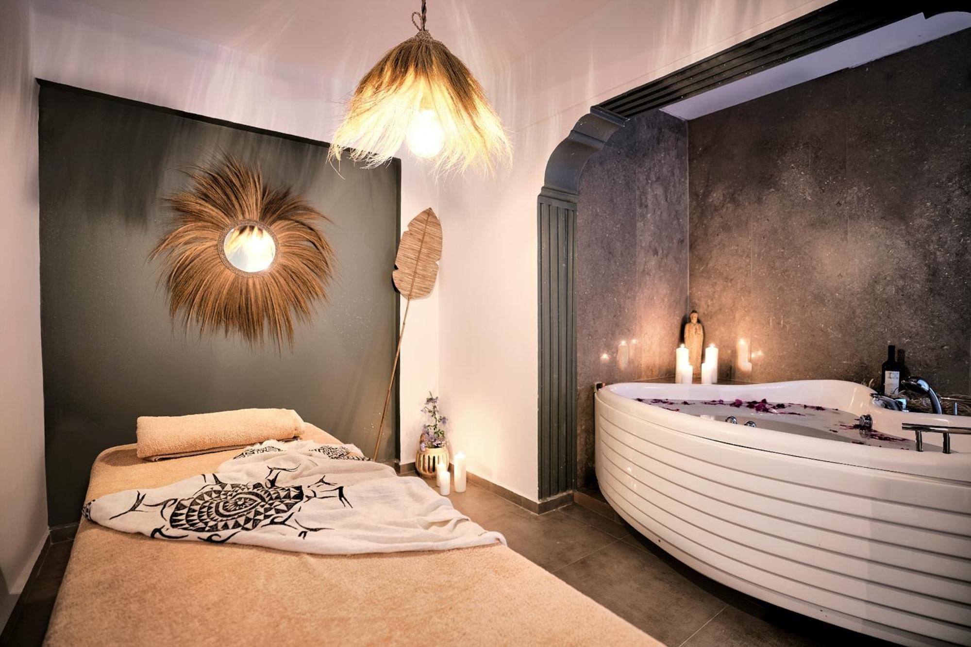 Queen Room Spa Bath