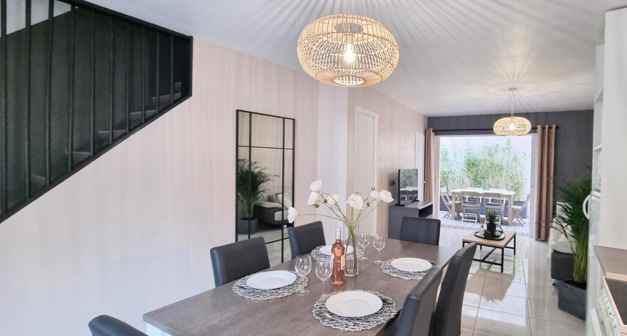 Two-Bedroom House,1484329136:JPEG