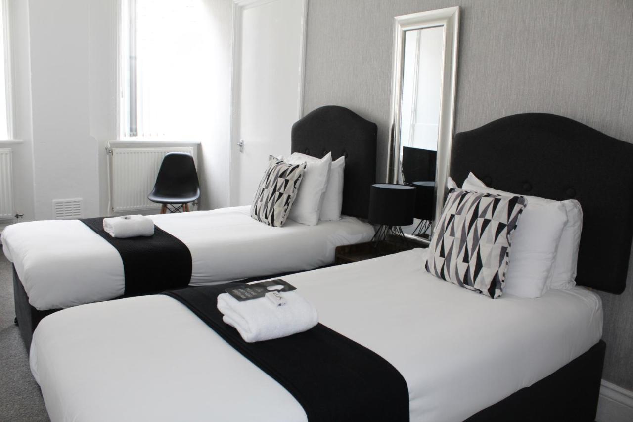 Twin Room,1499074474:JPEG