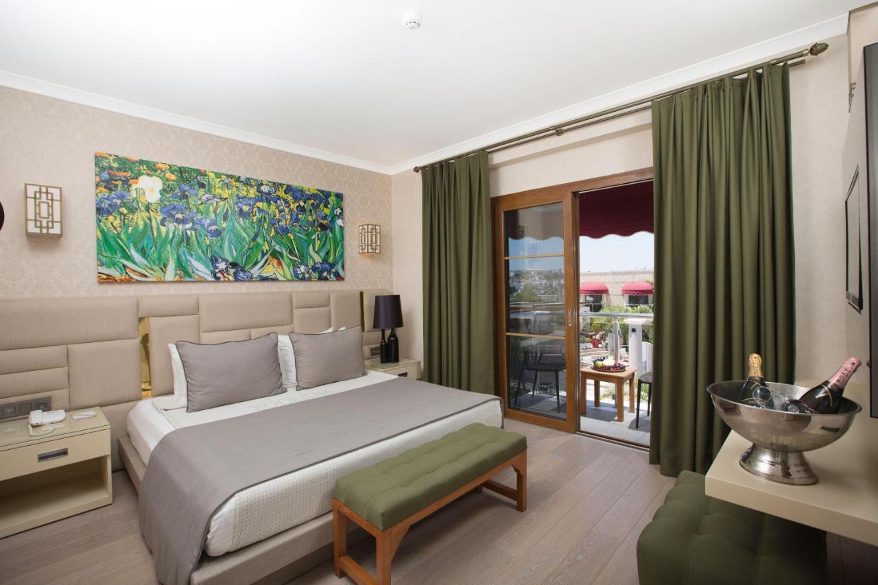 Superior Double or Twin Room Pool View,1498616929:JPEG