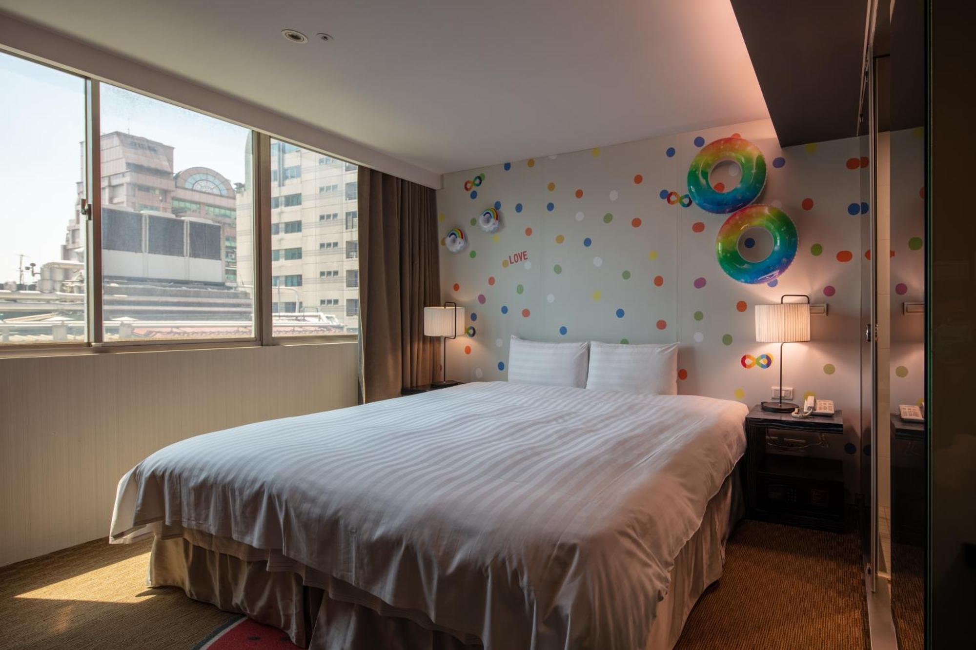 Rainbow Room,1588171009:JPEG