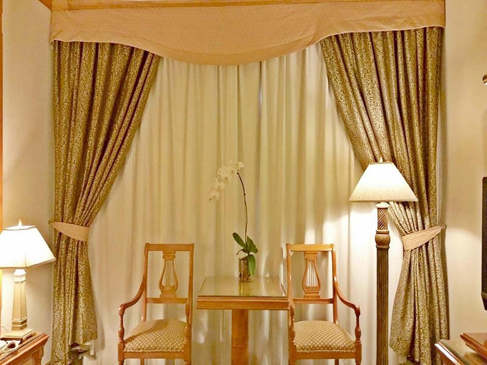Deluxe Double or Twin Room on F&B
