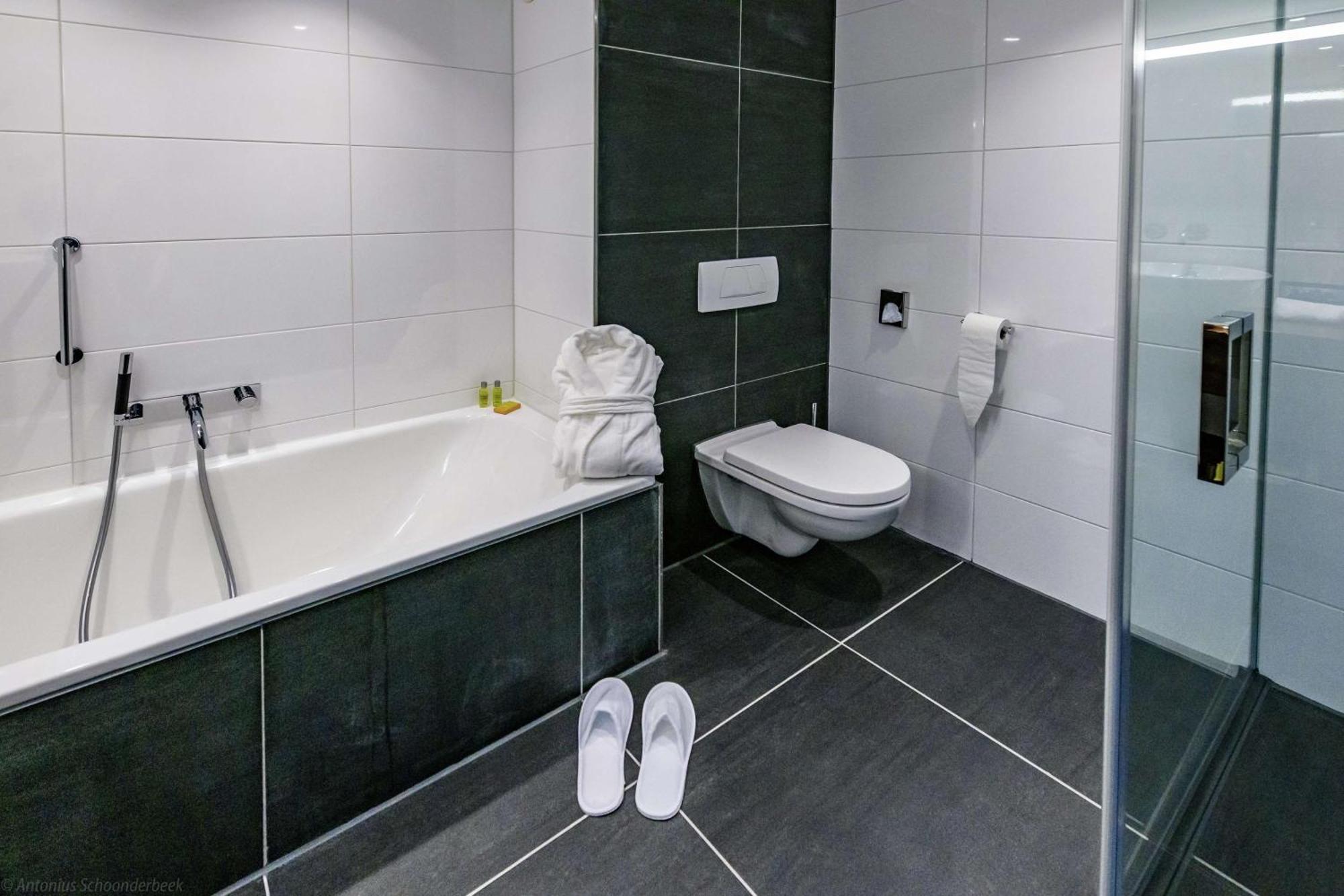 Deluxe King Room,1516443919:JPEG